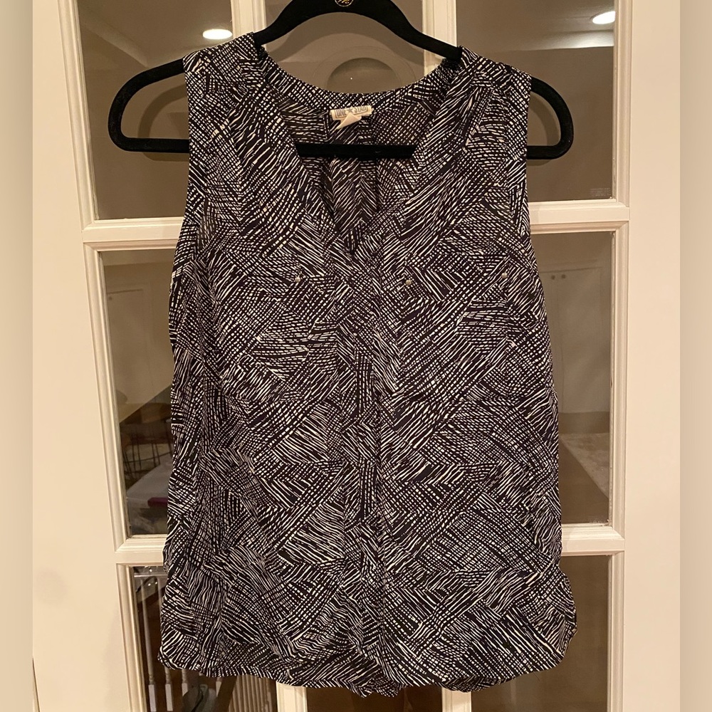 Converse OneStar Sleeveless Printed Top. Size Medium
